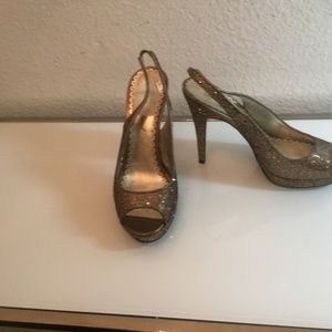 Lulu Townsend  bronze glitter sling back peep toe platform shoes 😍